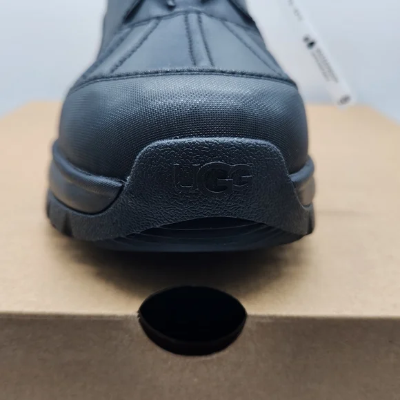 NEW UGG Yose Boot Sz 9